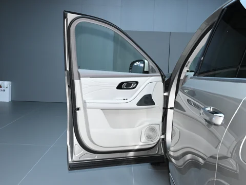 Geely Galaxy M9